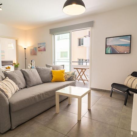 Ferienwohnung Kave Blue Mackenzie 1 Bdr Flat with Pool Larnaka Exterior foto