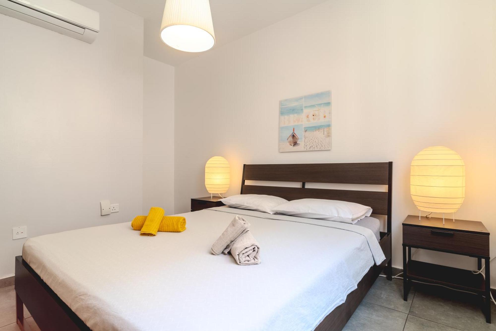 Ferienwohnung Kave Blue Mackenzie 1 Bdr Flat with Pool Larnaka Exterior foto