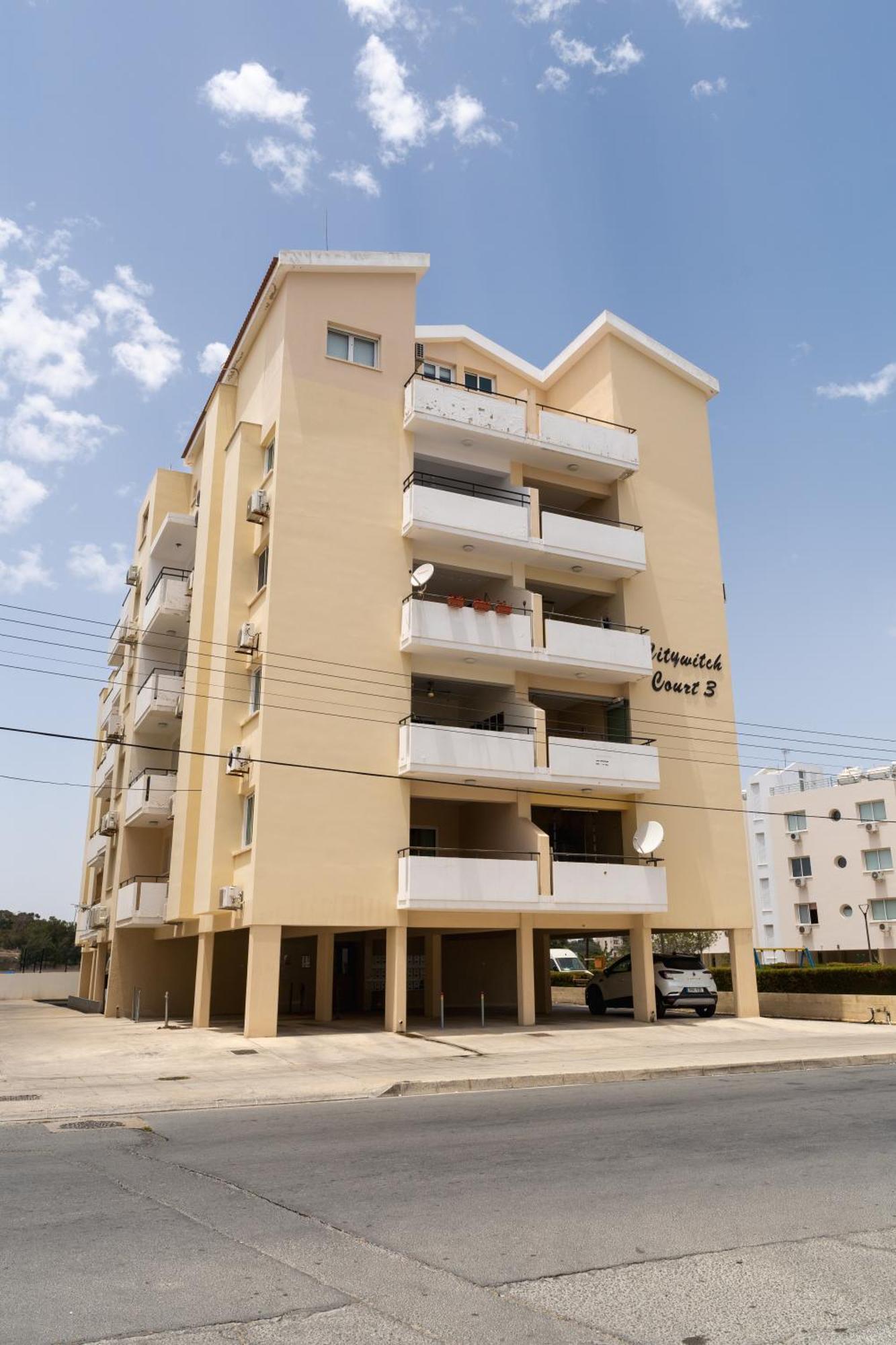 Ferienwohnung Kave Blue Mackenzie 1 Bdr Flat with Pool Larnaka Exterior foto