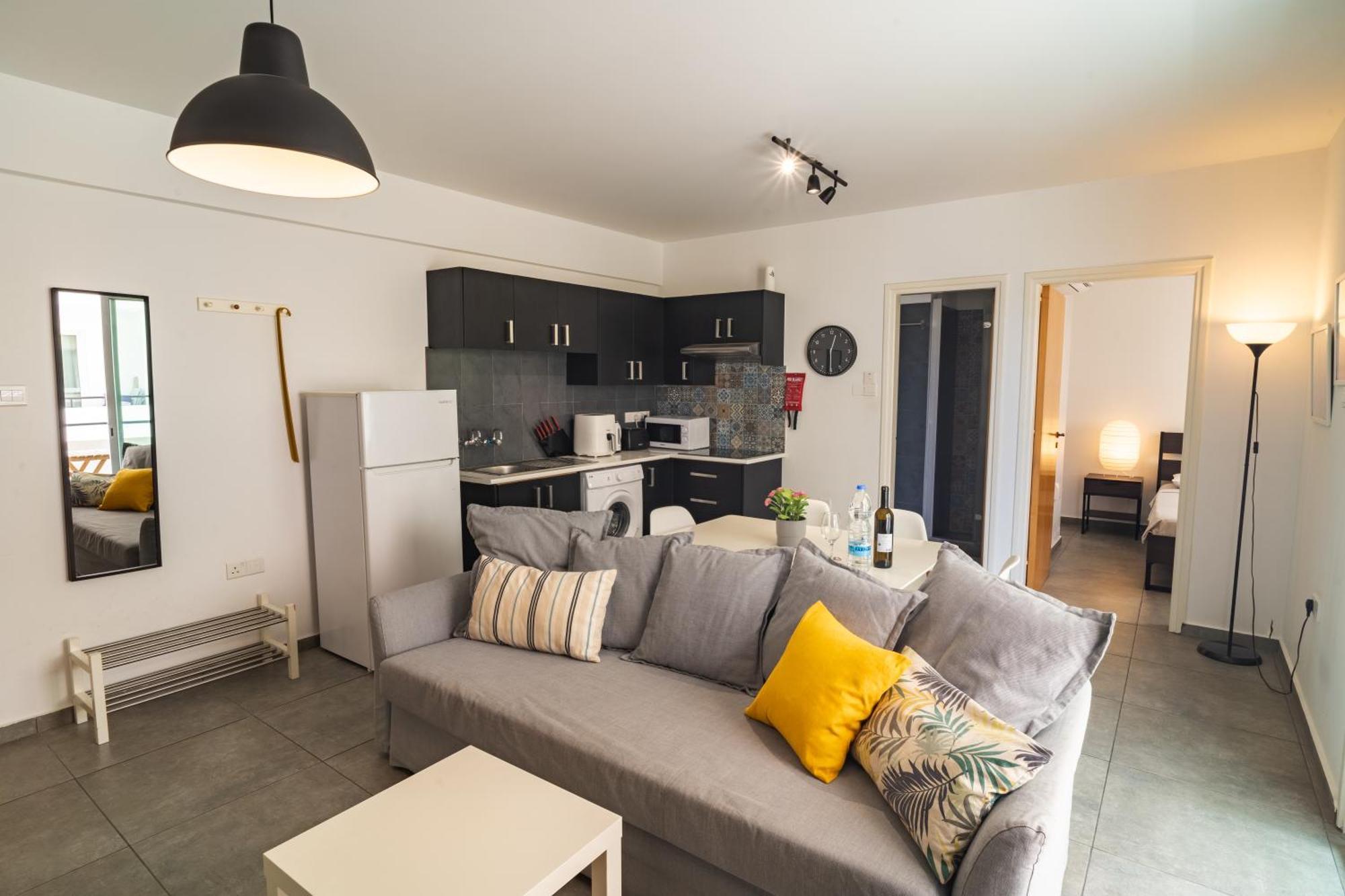 Ferienwohnung Kave Blue Mackenzie 1 Bdr Flat with Pool Larnaka Exterior foto