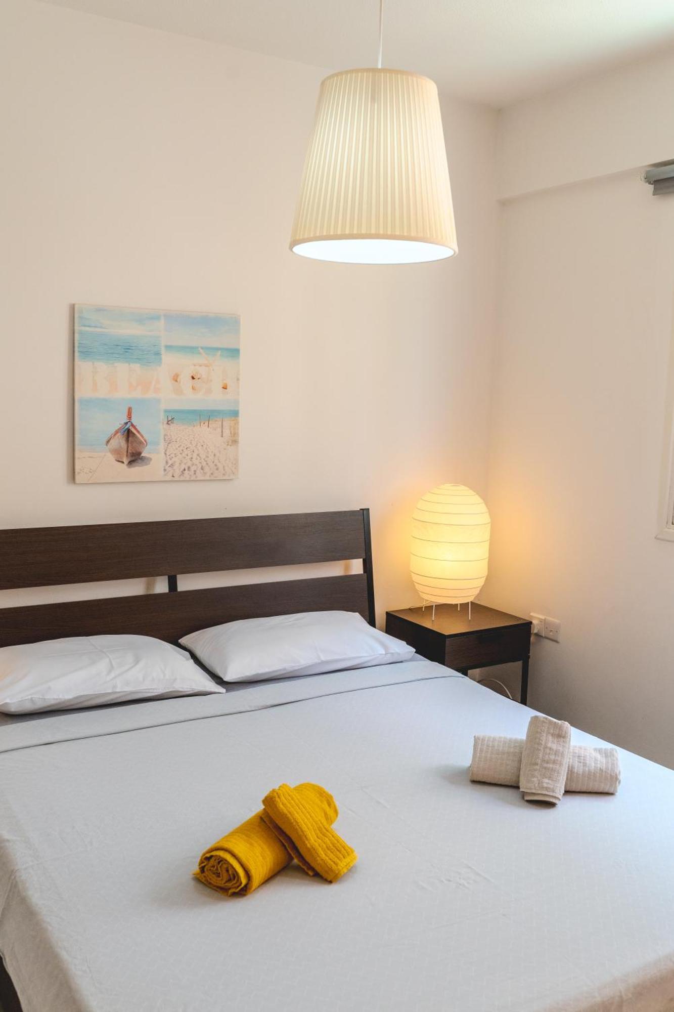 Ferienwohnung Kave Blue Mackenzie 1 Bdr Flat with Pool Larnaka Exterior foto
