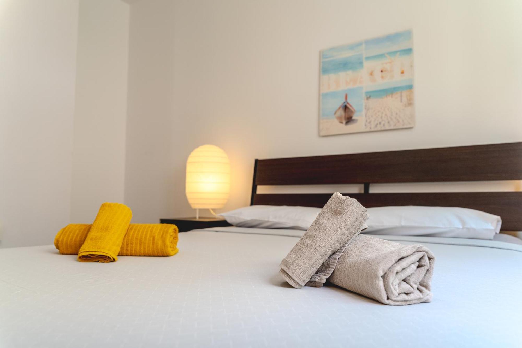 Ferienwohnung Kave Blue Mackenzie 1 Bdr Flat with Pool Larnaka Exterior foto
