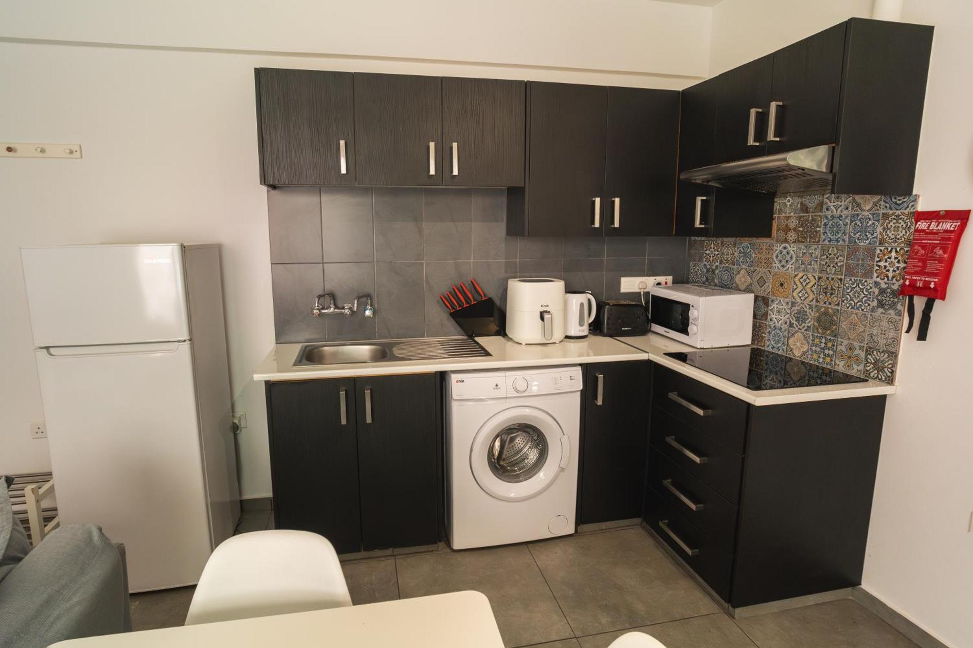 Ferienwohnung Kave Blue Mackenzie 1 Bdr Flat with Pool Larnaka Exterior foto
