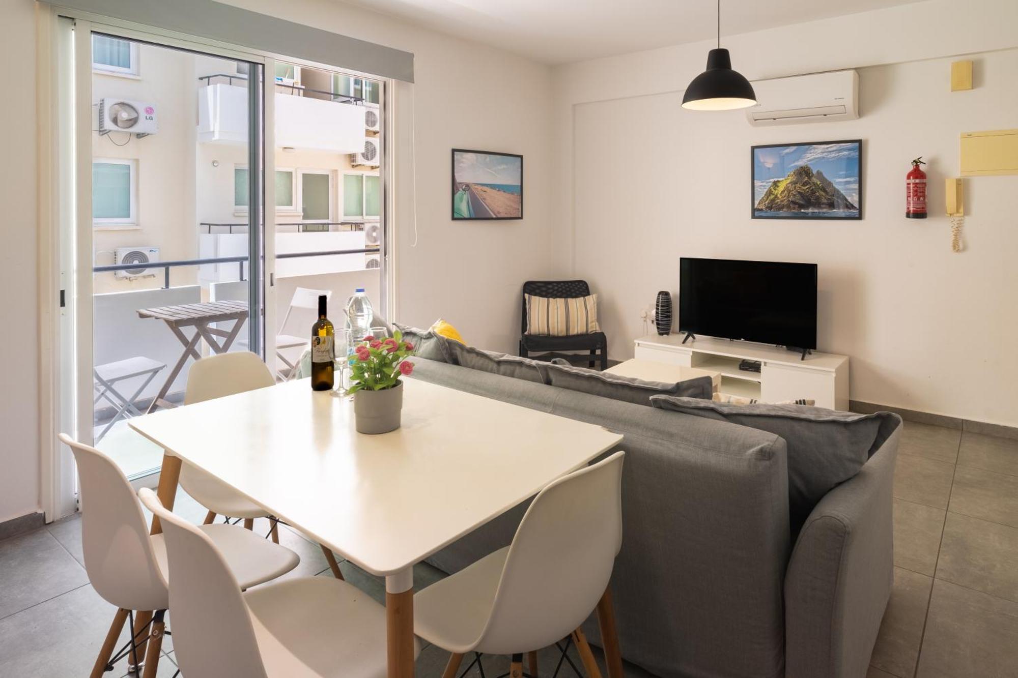 Ferienwohnung Kave Blue Mackenzie 1 Bdr Flat with Pool Larnaka Exterior foto