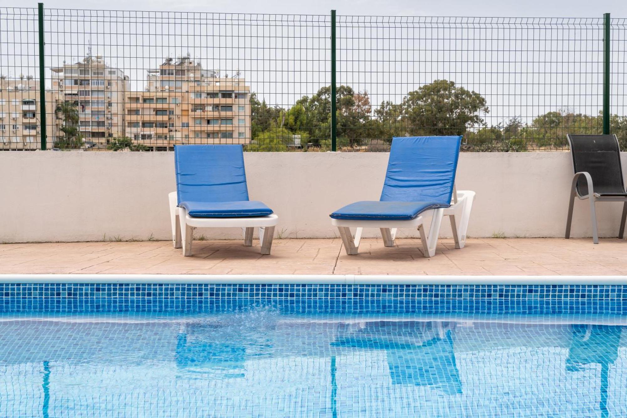 Ferienwohnung Kave Blue Mackenzie 1 Bdr Flat with Pool Larnaka Exterior foto